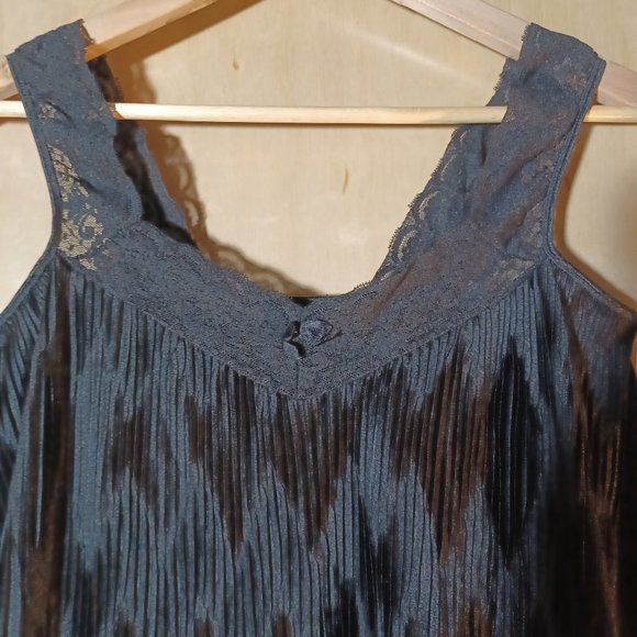 ILUSION VINTAGE 2PC Black Camisole and Shorts Set_Size Medium - Picture 3 of 10